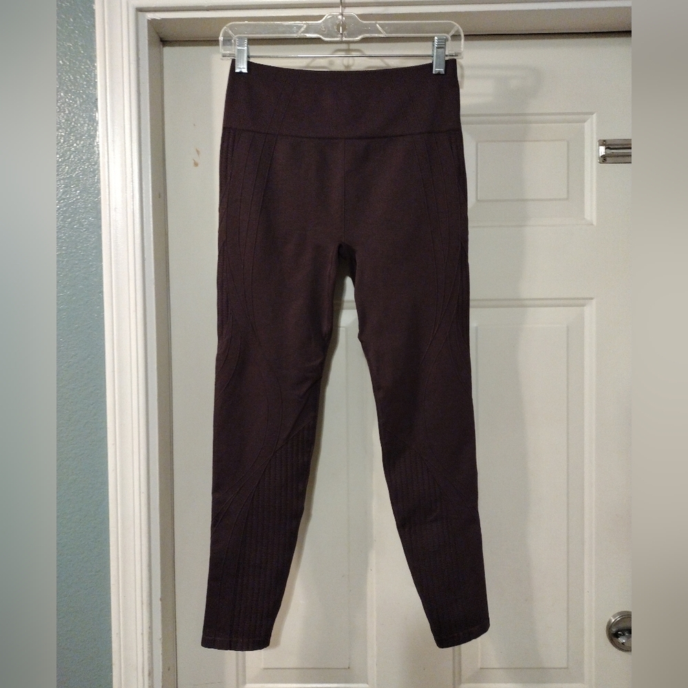 Fabletics Dark Plum Seamless High-Waisted W/ Contouring Details Leggings Large